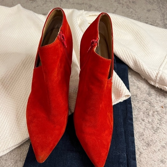 Steve Madden red suede heel booties Sz 8.5 - Picture 3 of 8